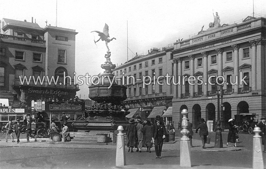 Piccadilly Circus, London, c.1910's.